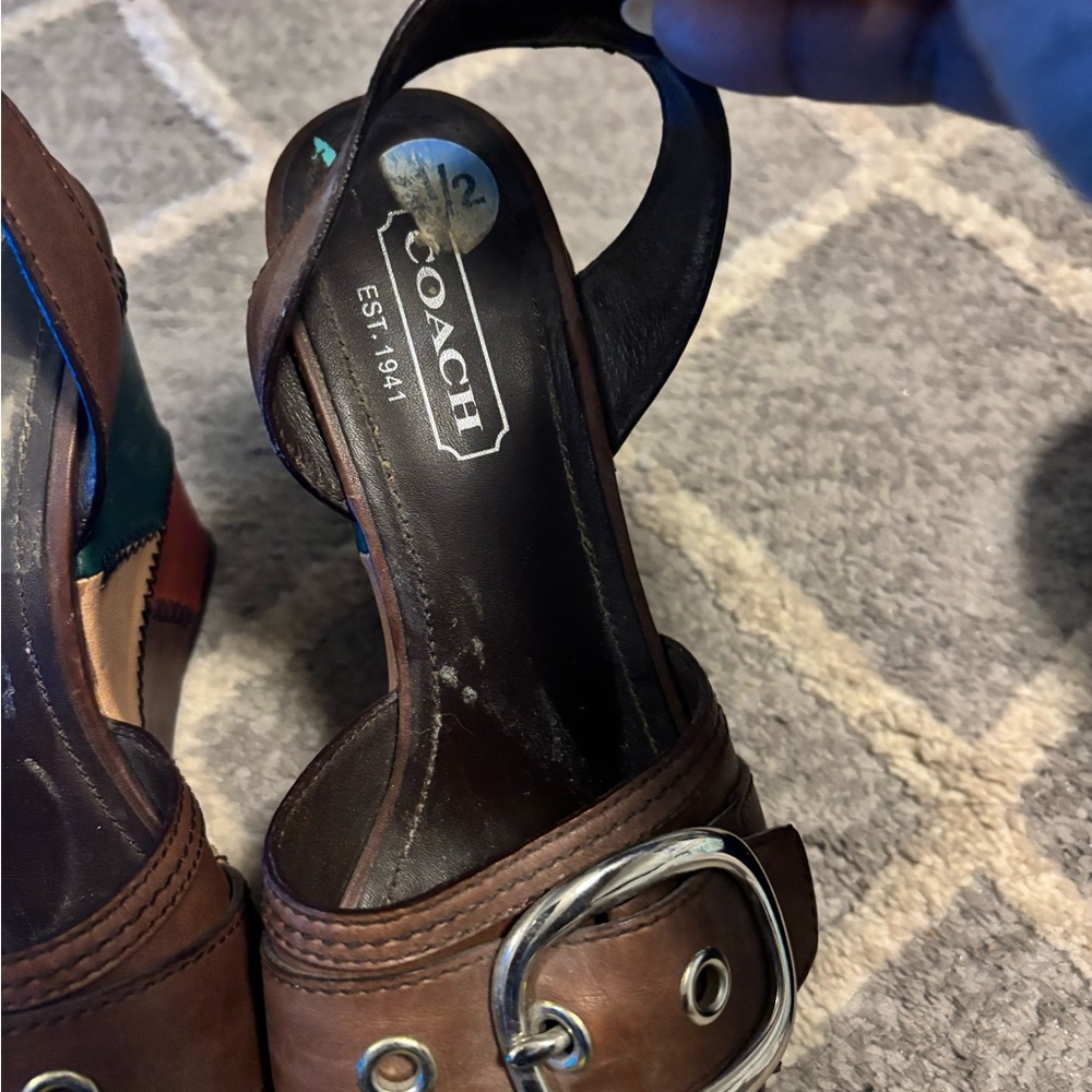Cute patchwork wedge 👠
OFFERS ARE SO WELCOME 🚨 ONE OF STRAPS IS MISSING ‼️ - Picture 4 of 5